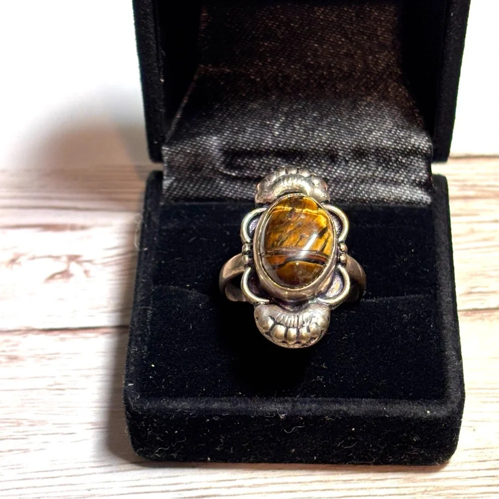 Sterling Silver tiger’s eye Navajo Pattern RingEstate Jewelry